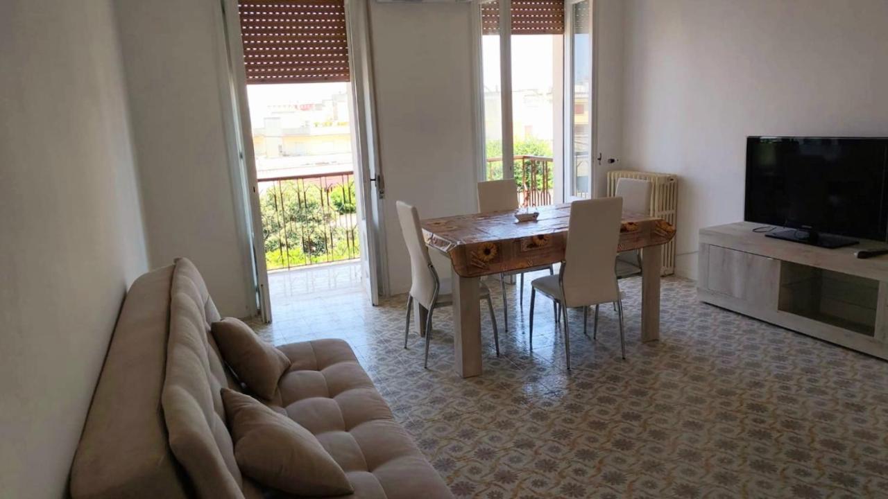 Santa Maria Al Bagno Villa Галатоне Екстериор снимка