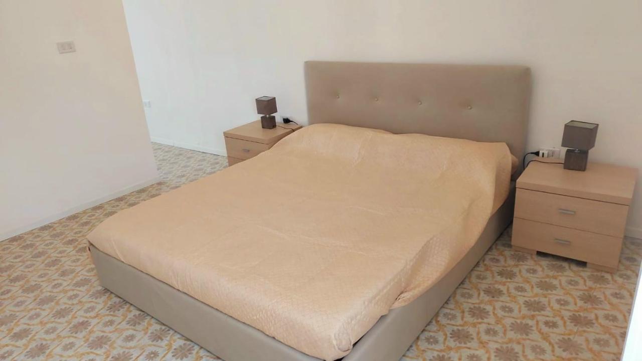Santa Maria Al Bagno Villa Галатоне Екстериор снимка